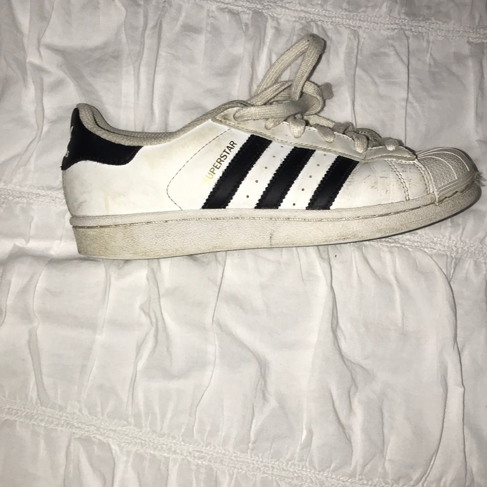 Adidas superstars